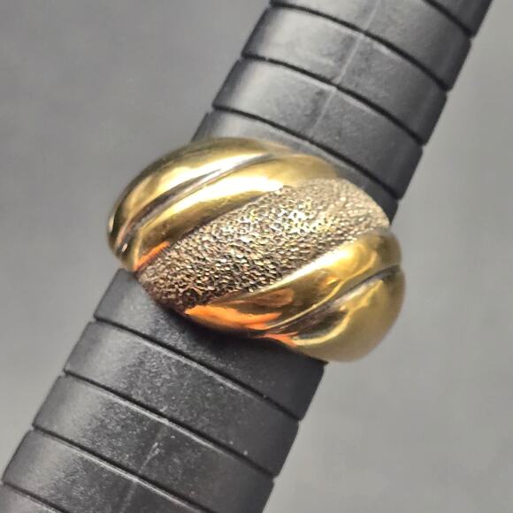 UTC 925 Italy Gold Tone Sterling Silver Ring Textured Ribbed Size 9 - Picture 5 of 10